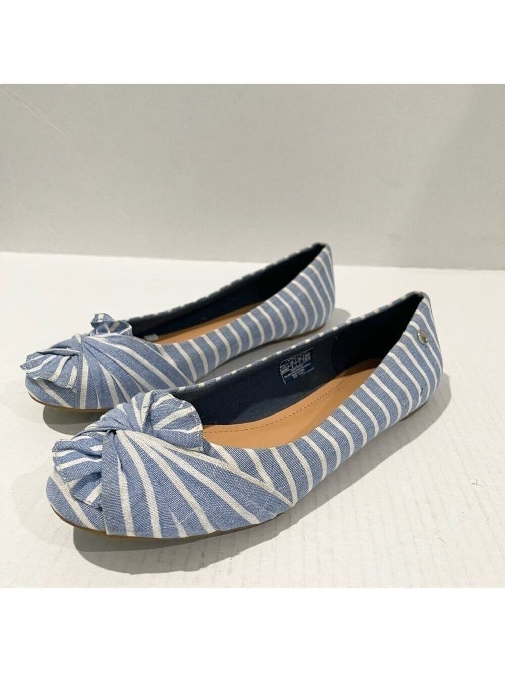 Women’s Nautica Blue & White Stripe Lightweight Flats Size 9 US! - Picture 1 of 10